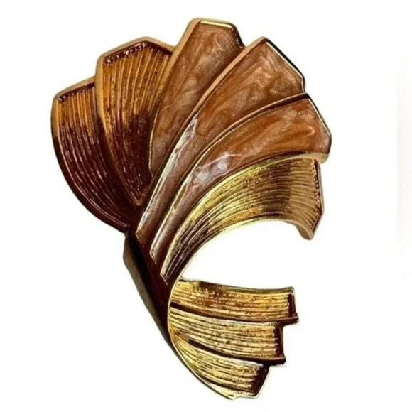 Vintage Jewelry - Vintage Pink Swirl Scarf Holder Brooch Pin Gold Tone